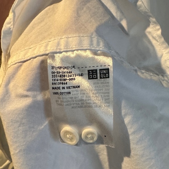 Uniqlo Button-Up Classic 3/4 Shirt - Picture 5 of 5